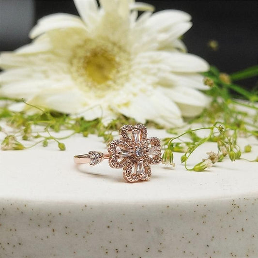 Fortune Flow Clover Spinner Ring